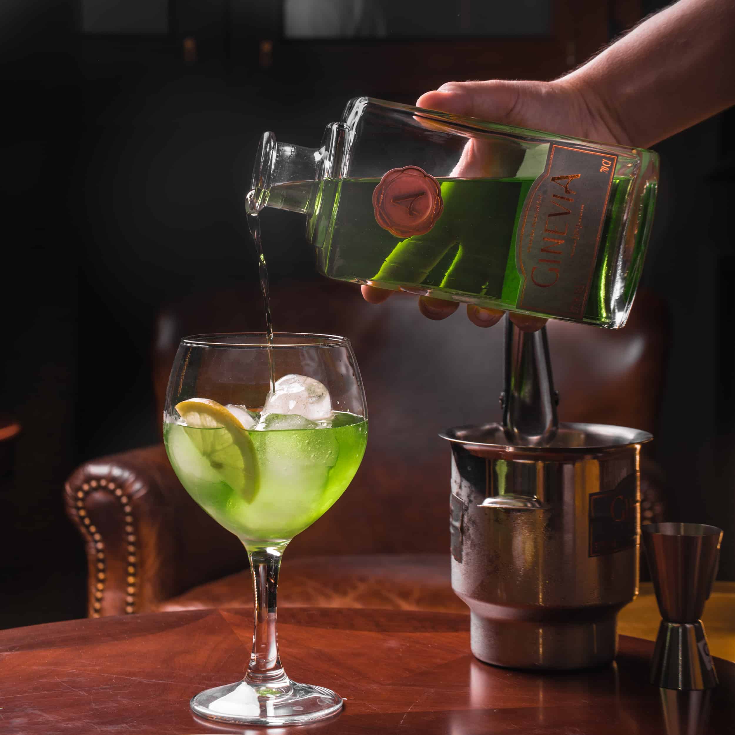 ginebra herbal qué es